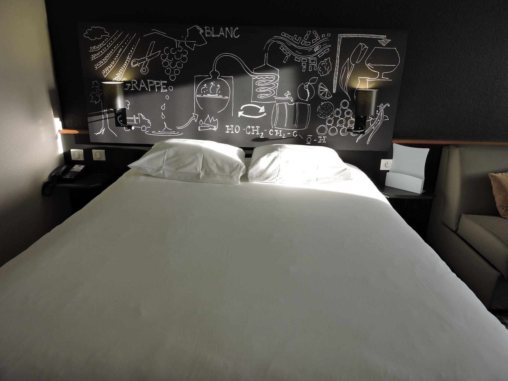 Ibis Styles Cognac Hotel Chateaubernard Exterior photo