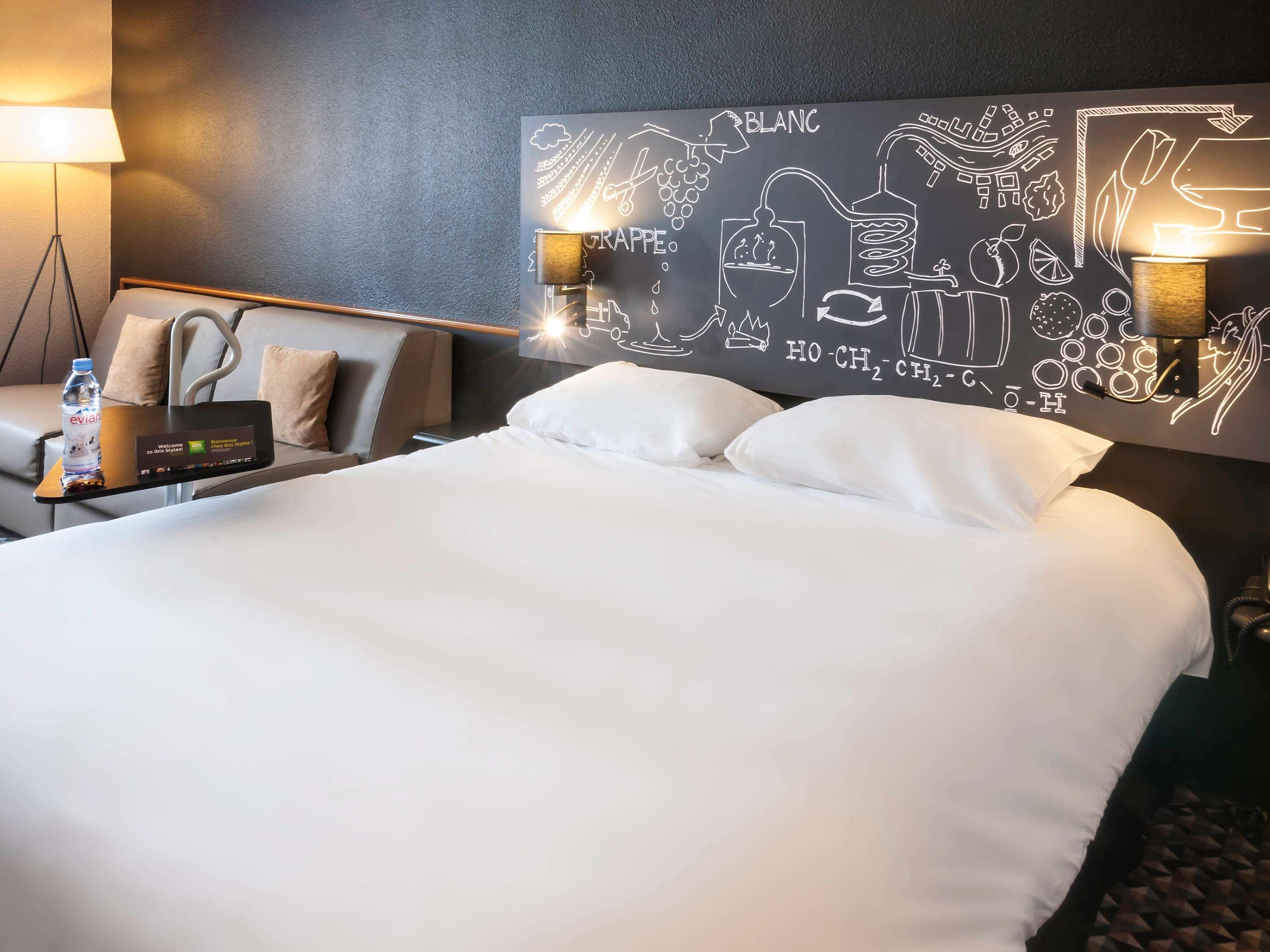 Ibis Styles Cognac Hotel Chateaubernard Exterior photo