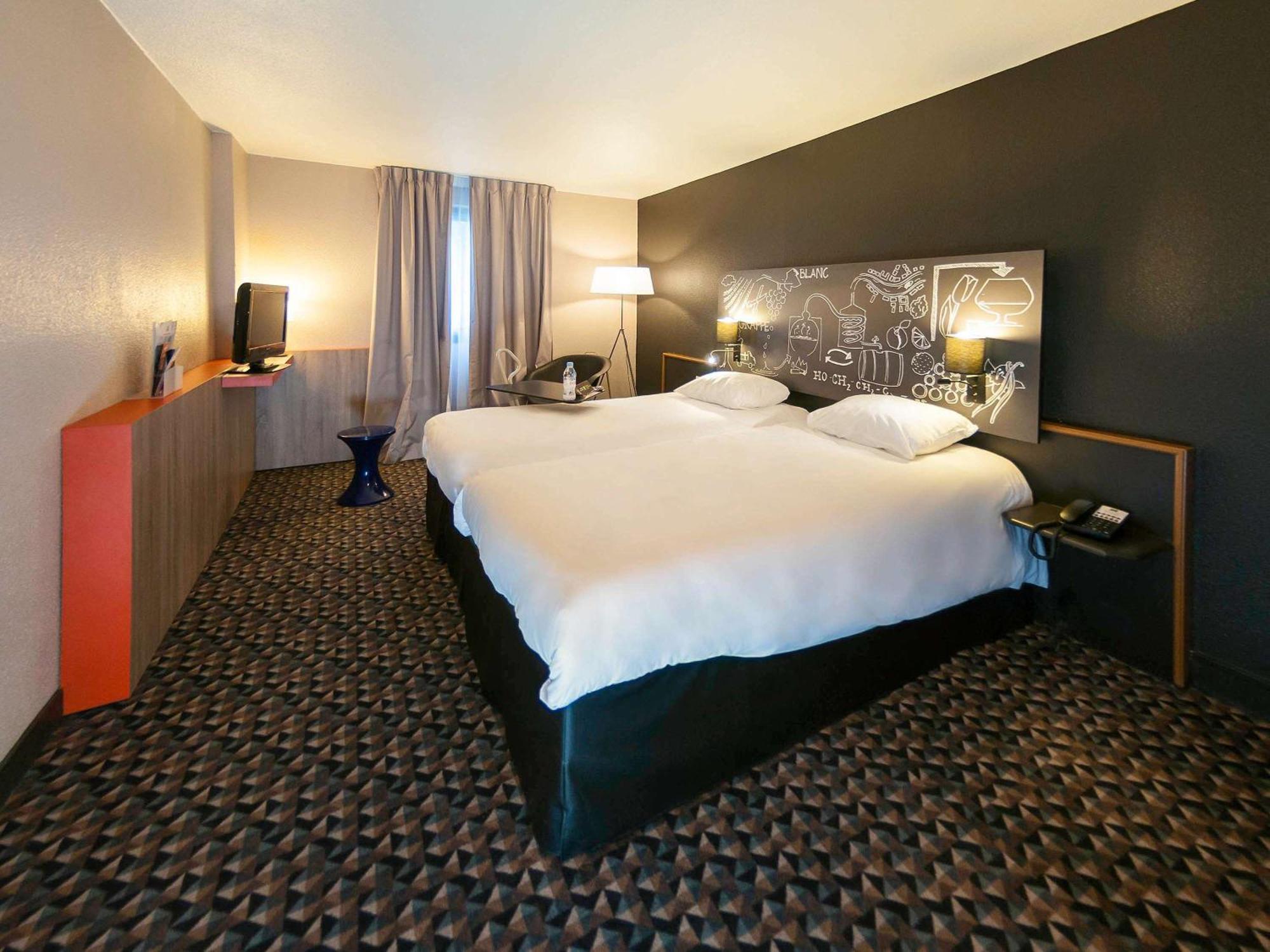 Ibis Styles Cognac Hotel Chateaubernard Exterior photo