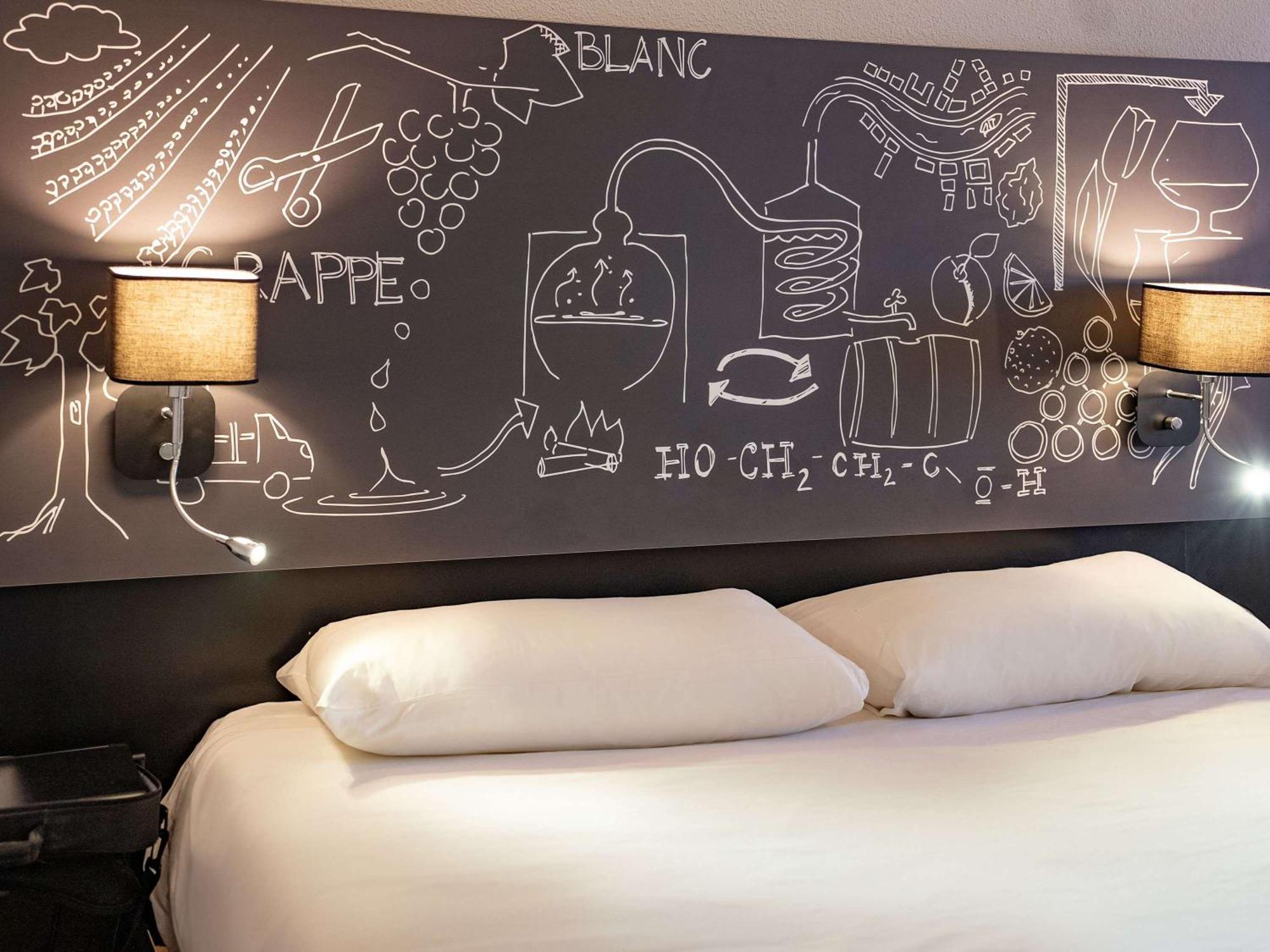 Ibis Styles Cognac Hotel Chateaubernard Exterior photo