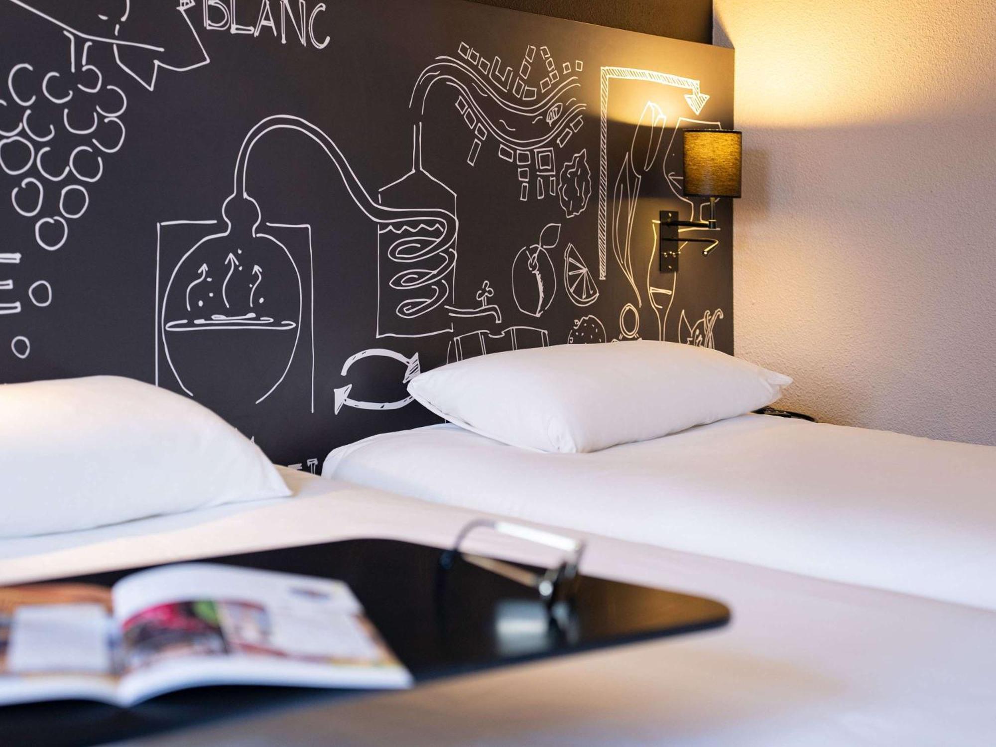 Ibis Styles Cognac Hotel Chateaubernard Exterior photo