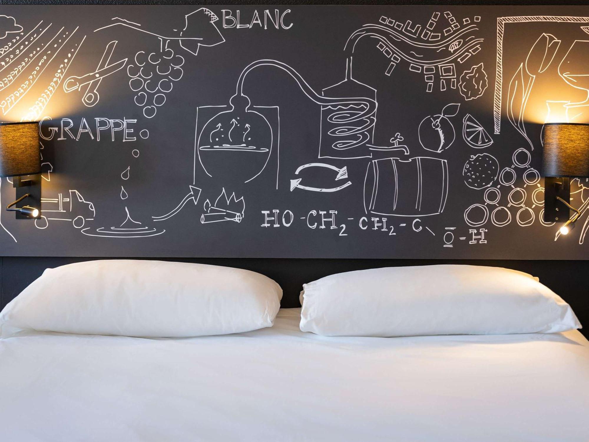 Ibis Styles Cognac Hotel Chateaubernard Exterior photo